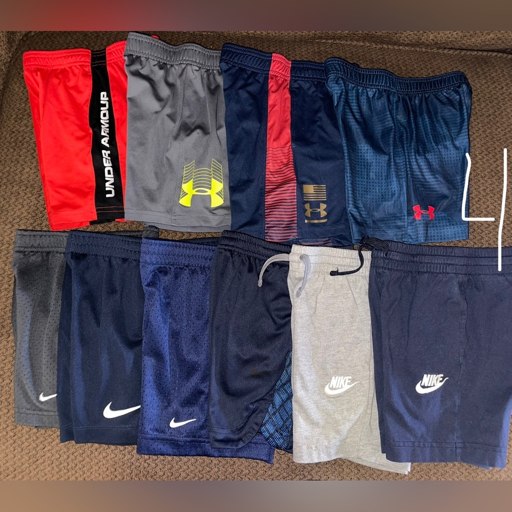 Bundle of 10 under armor/Nike shorts in great condition.